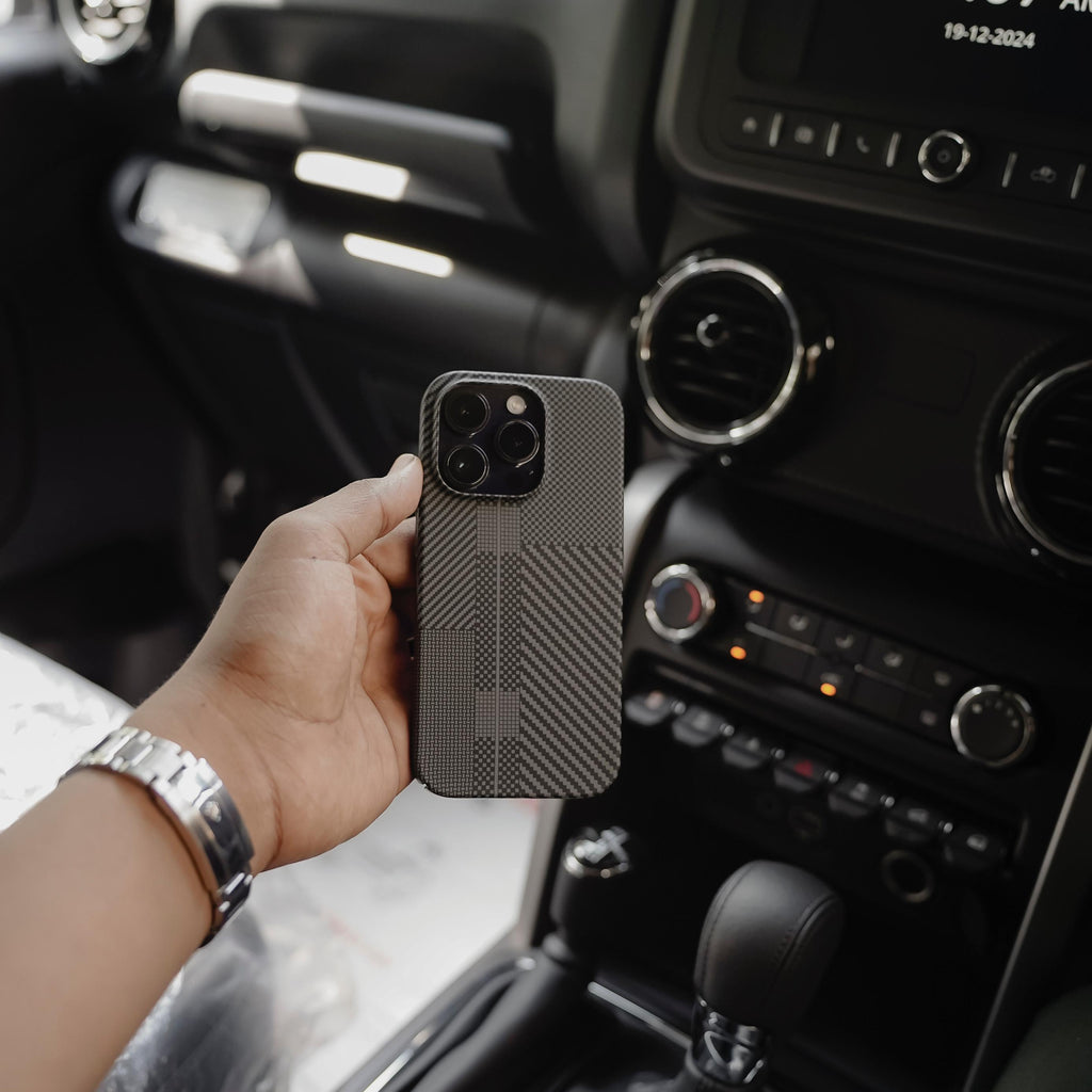 Woven Pattern Carbon Case